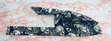 Load image into Gallery viewer, Skull & Roses Skull Cap
