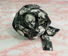 Load image into Gallery viewer, Skull & Roses Skull Cap