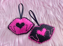 Load image into Gallery viewer, Ai Atelier Lovely Lip Fangs Black Ornament
